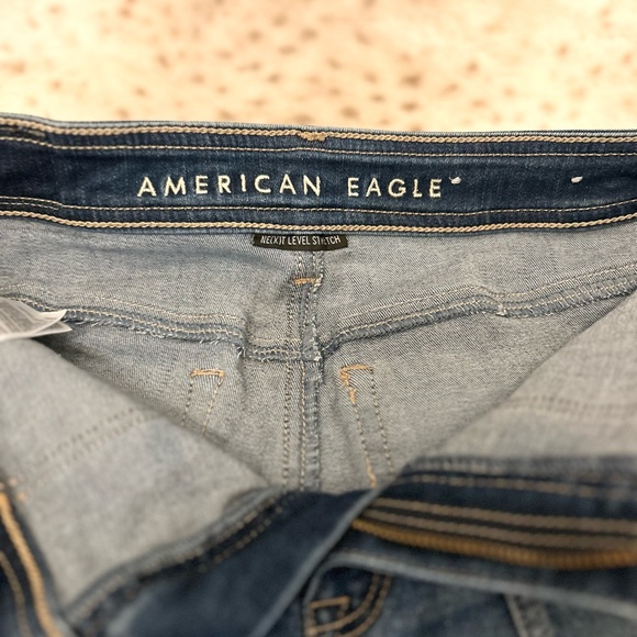 American Eagle Outfitters | NE(X)T LEVEL STRETCH | HI - RISE SHORTIE | Size 2 - Picture 4 of 5